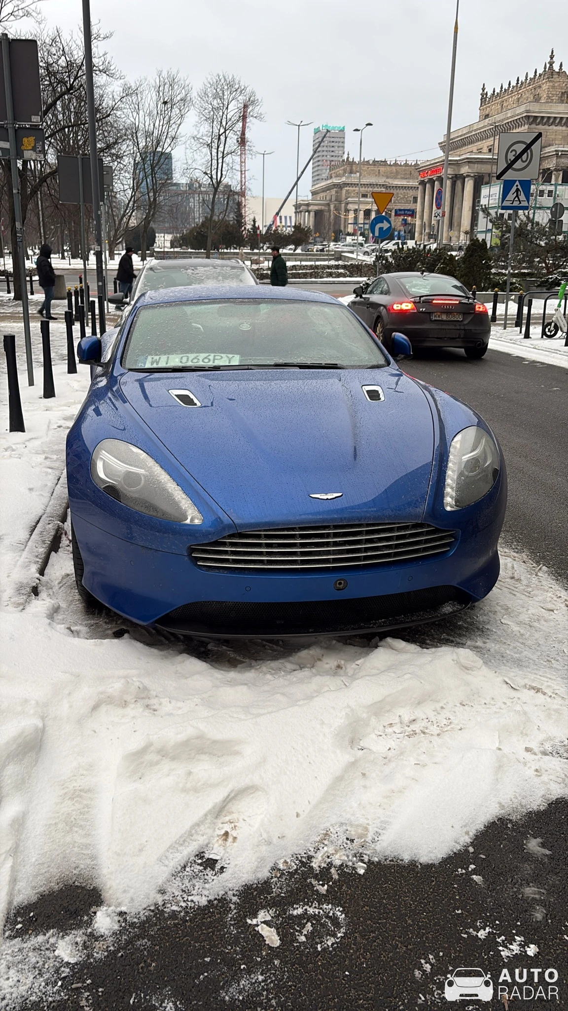 Aston Martin Virage 2011 spotted in Varsovia, Polonia