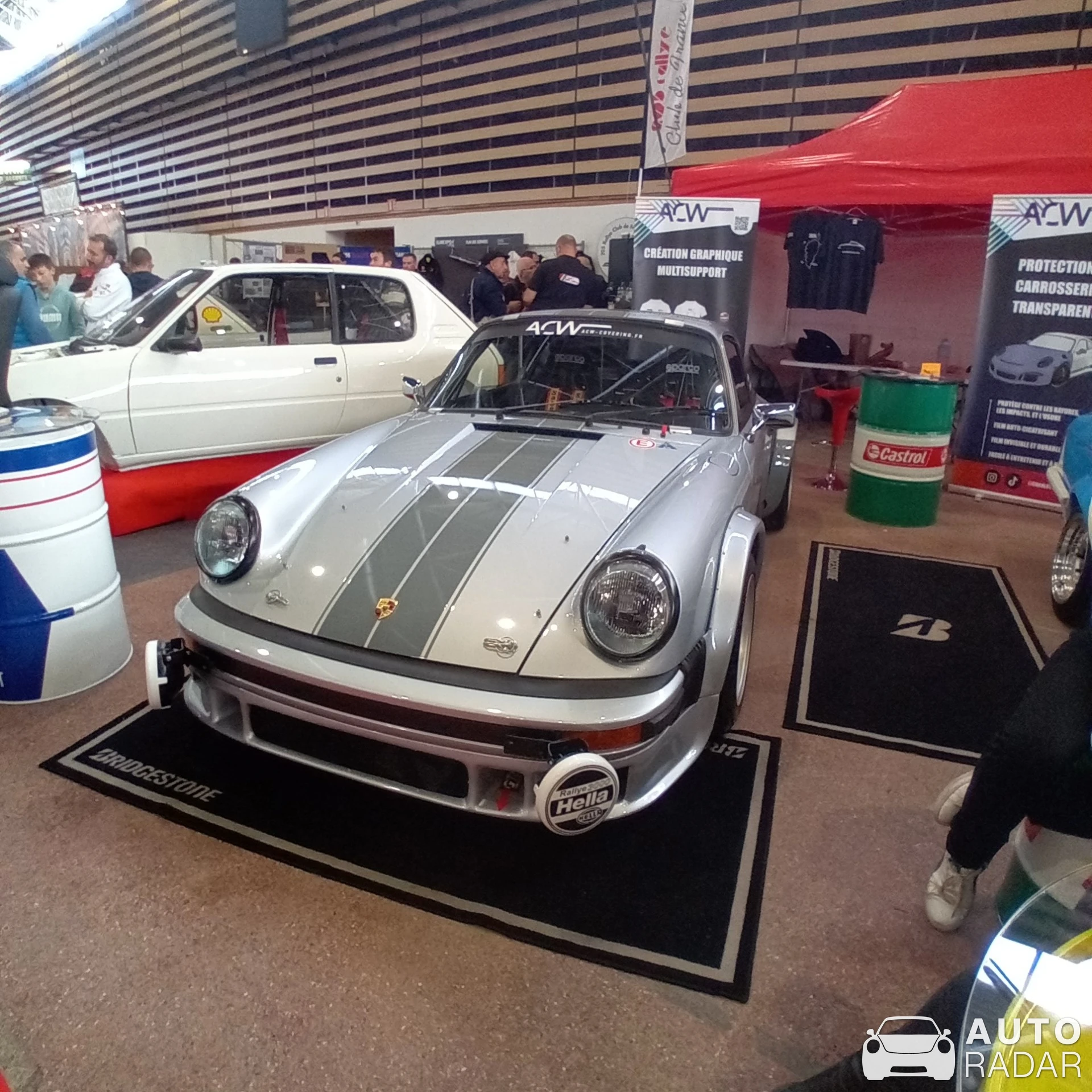 Porsche 911 Carrera 3.2 spotted in Lyon, France