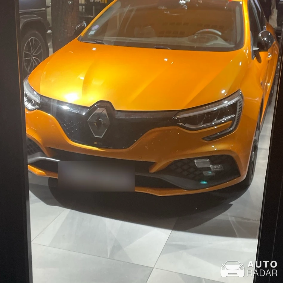Renault Mégane RS spotted in Boulogne-Billancourt, France