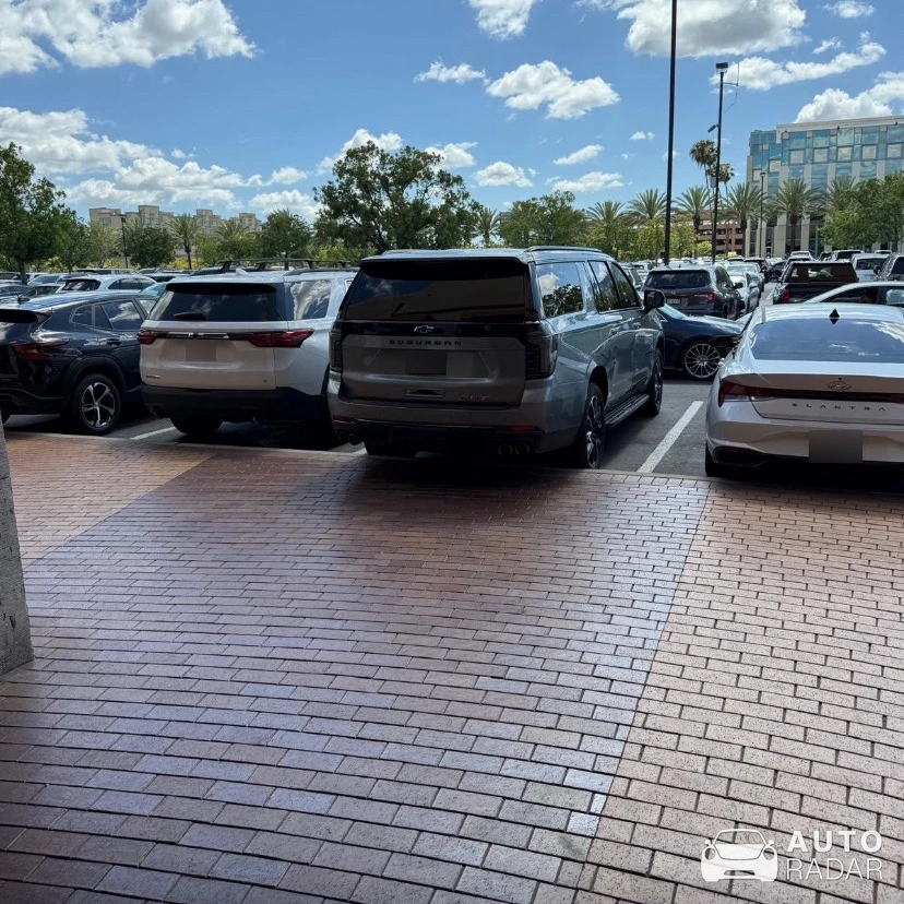 Chevrolet Suburban RST spotted in Los Angeles