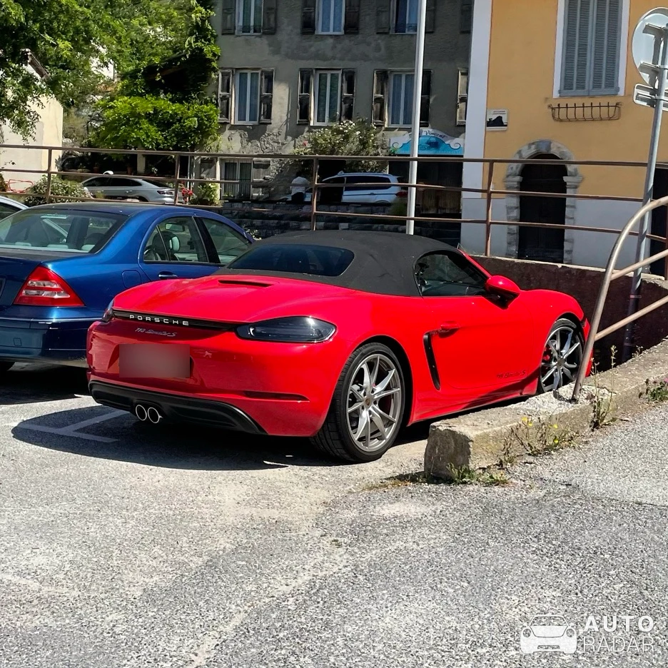 Porsche 718 Boxster S spotted in Castellane