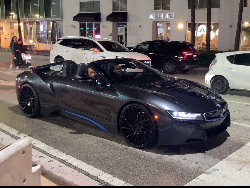 BMW i8 Roadster