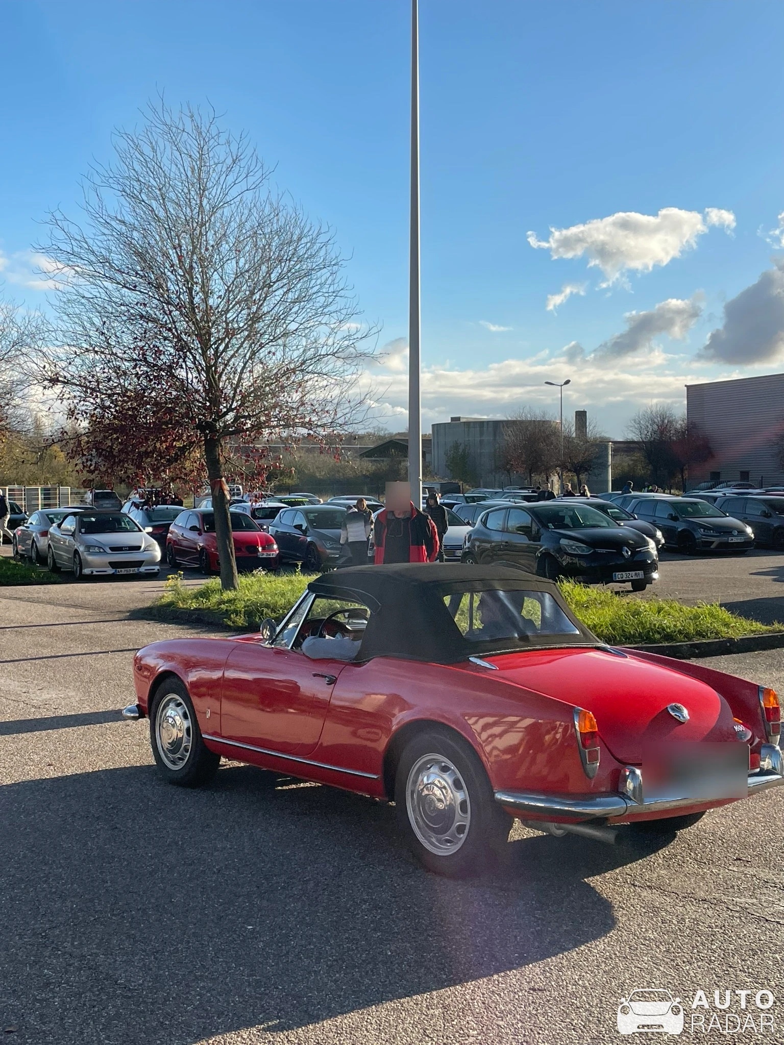 Alfa Romeo Spider Series 2 Duetto spotted in Moulins-lès-Metz