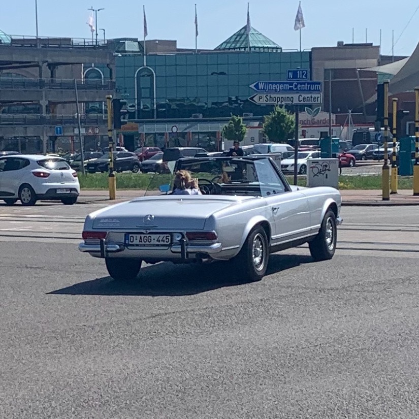 Mercedes-Benz 200D W113