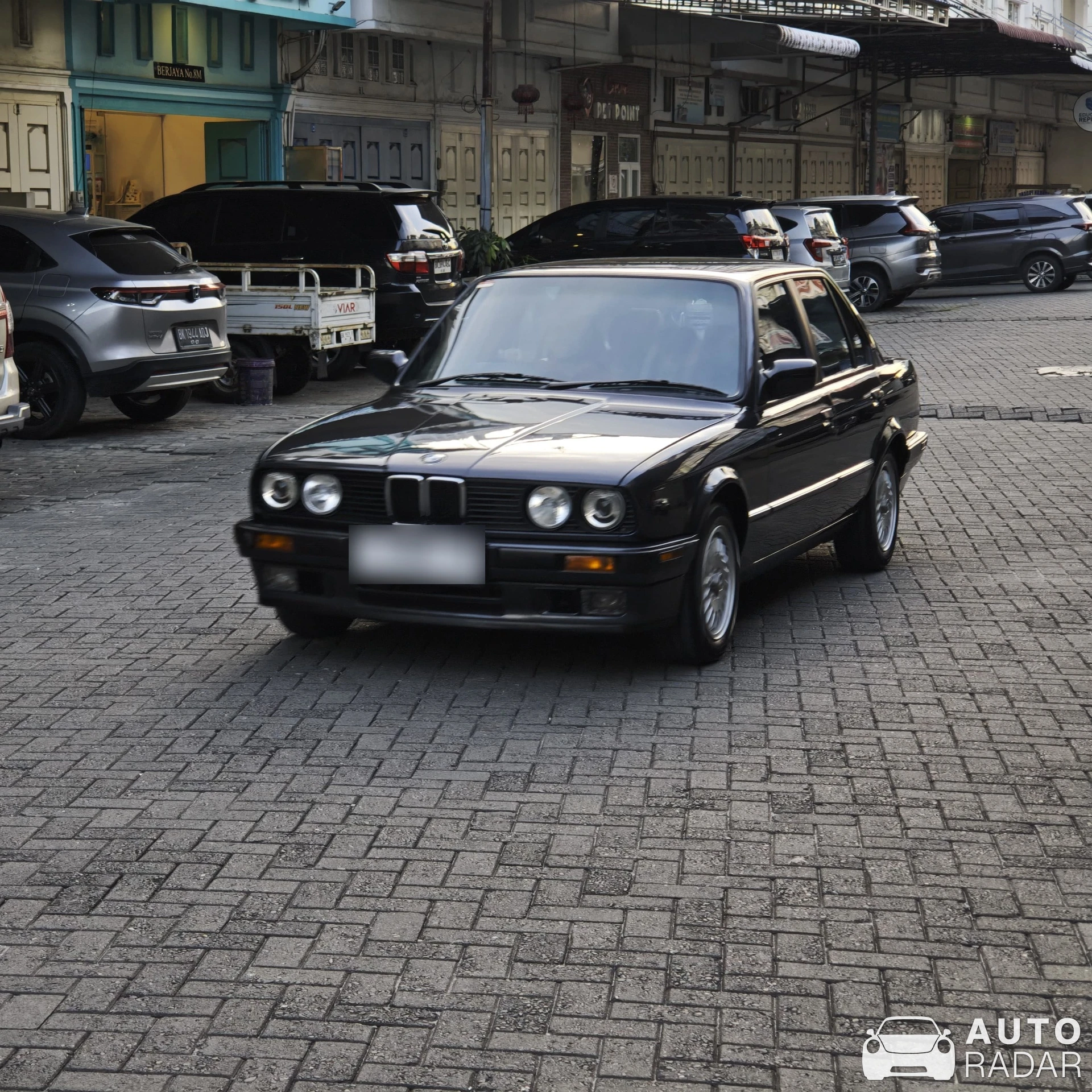 BMW 3 Series E30 spotted in Deli Serdang, Indonesia