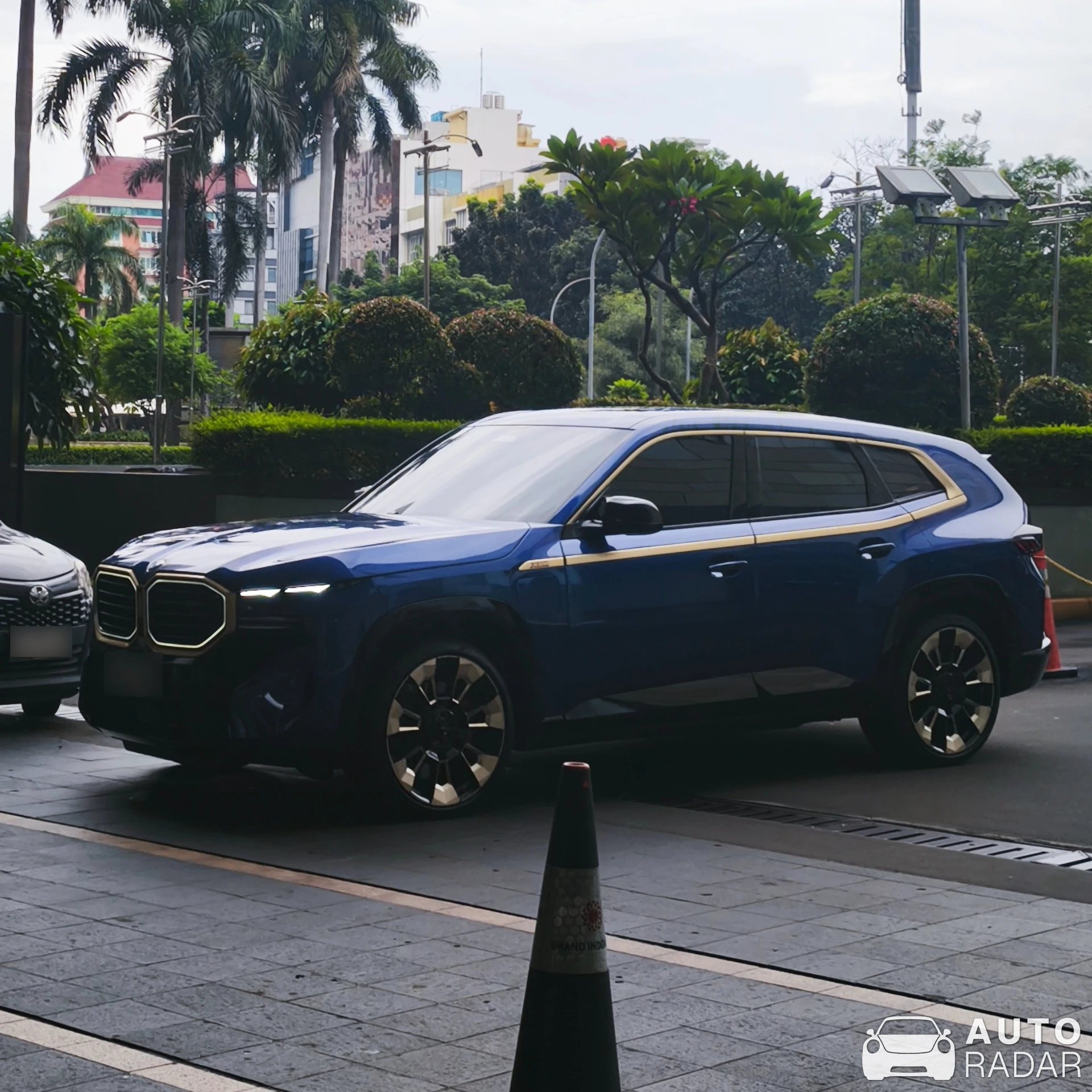 BMW XM G09 spotted in Jakarta, Indonesia