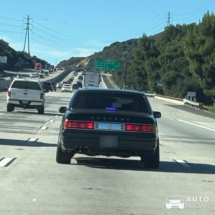 Toyota Century G50 spotted in Glendale
