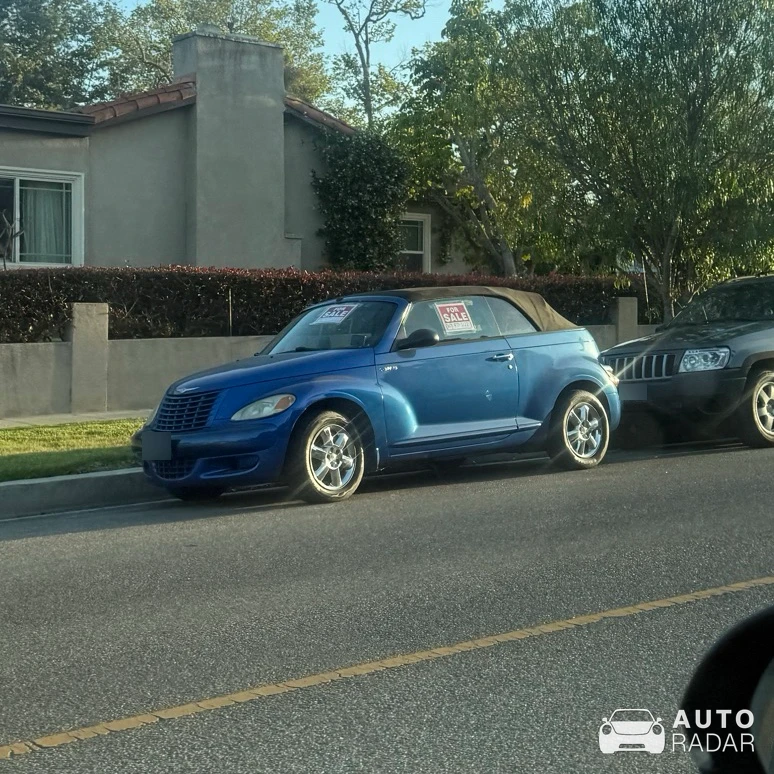 Chrysler PT Cruiser Cabrio spotted in Los Angeles