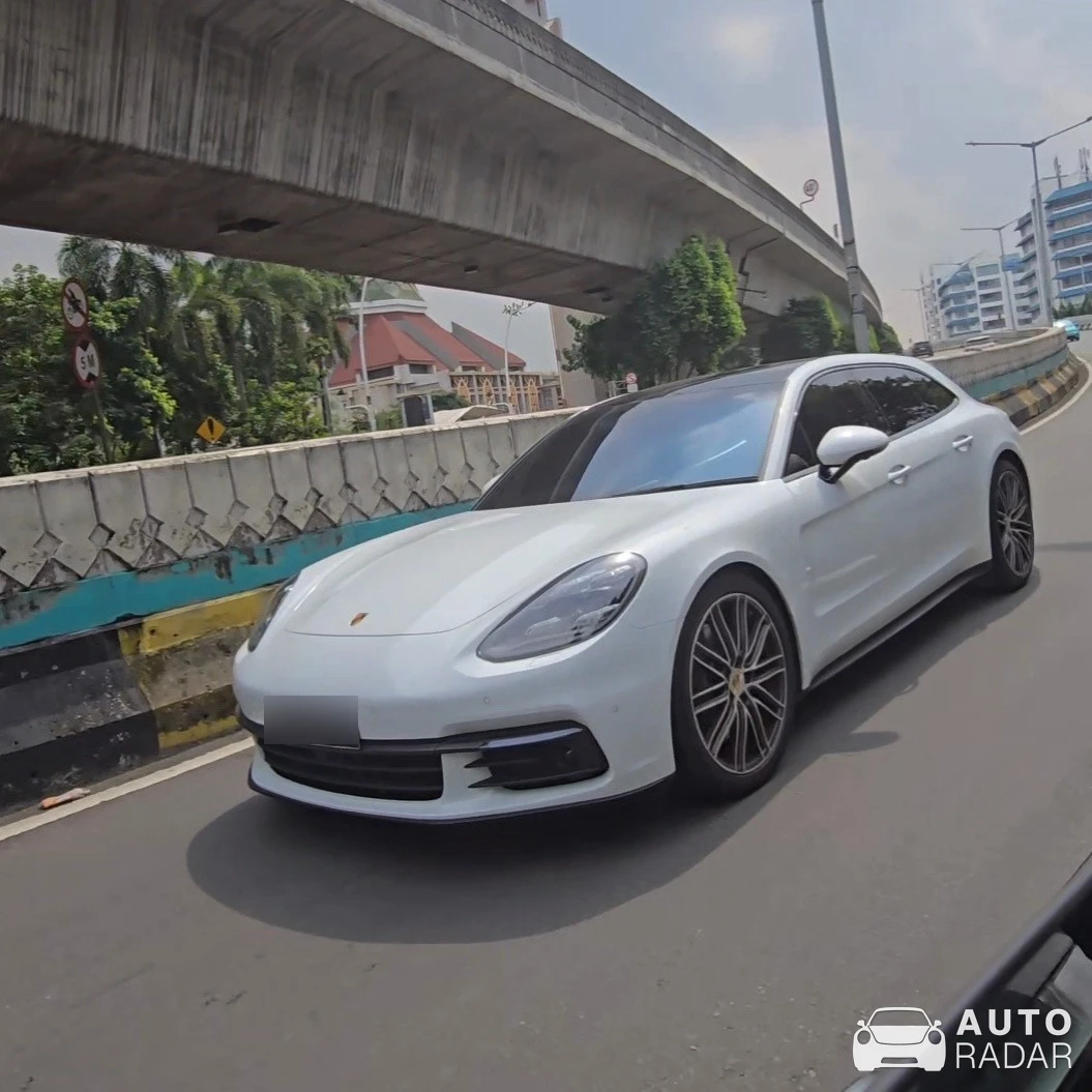 Porsche 971 Panamera Sport Turismo spotted in Jakarta