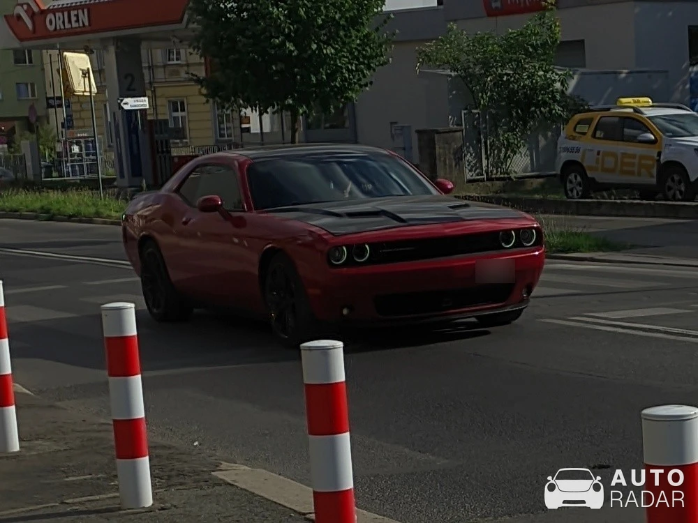 Dodge Challenger SRT Hellcat spotted in Opole