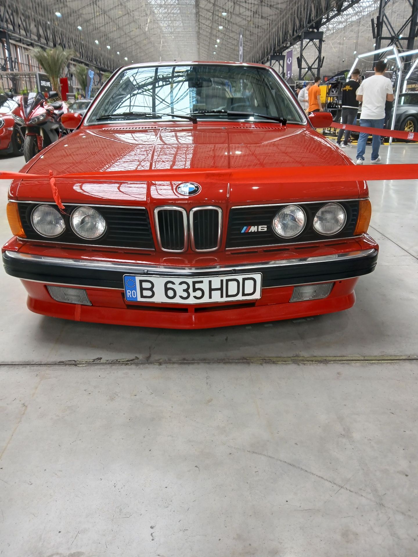BMW M6 E24