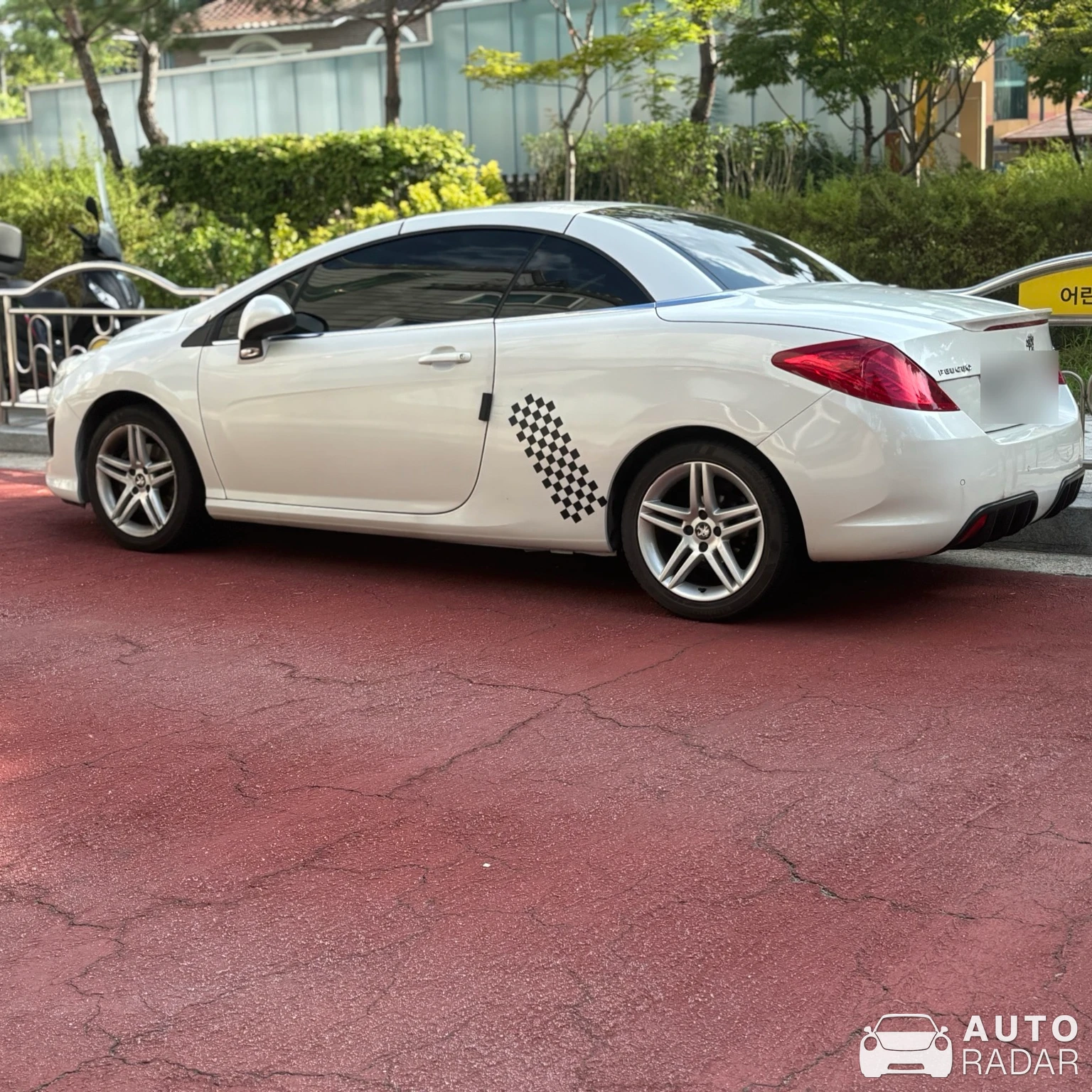 Peugeot 308 CC spotted in 성남시