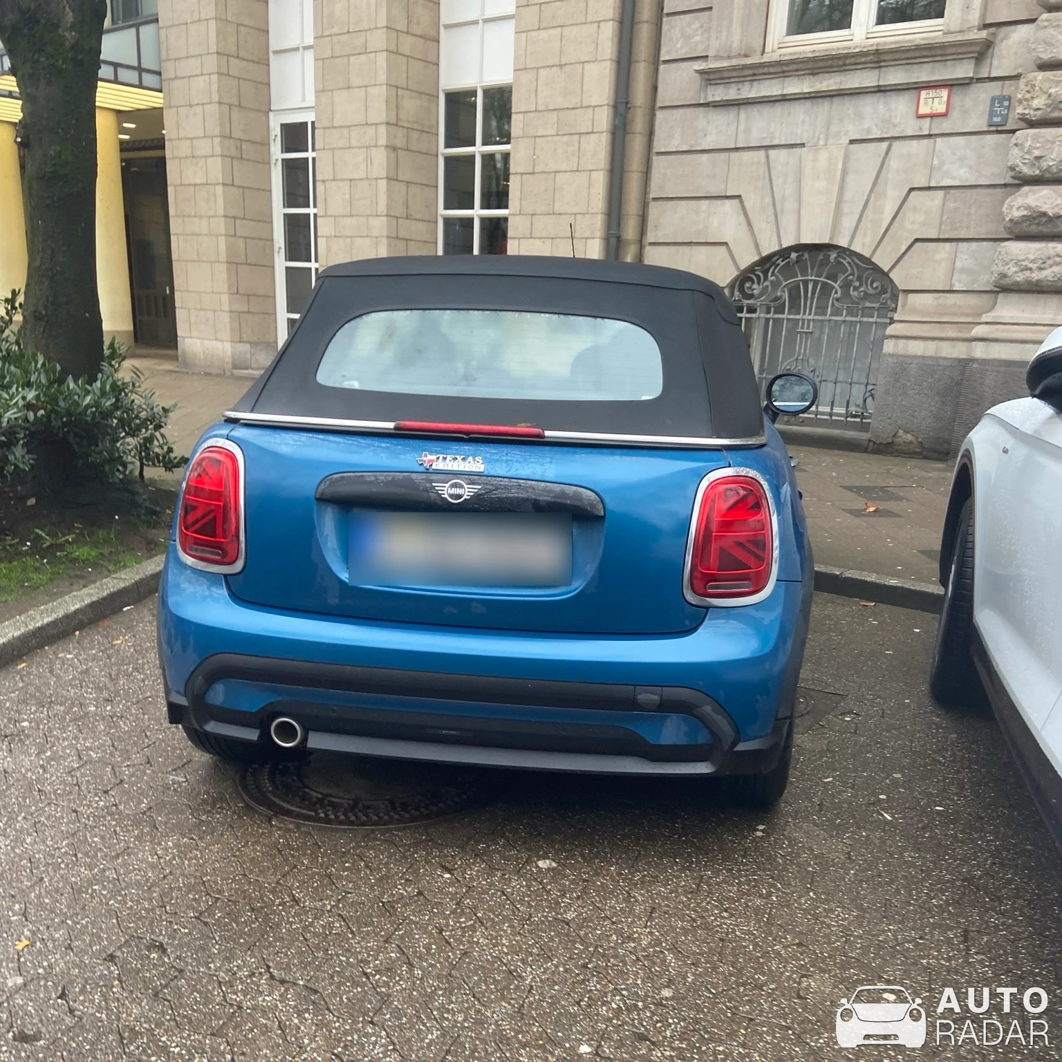 Mini R57 Cooper Cabriolet 2016 spotted in Düsseldorf