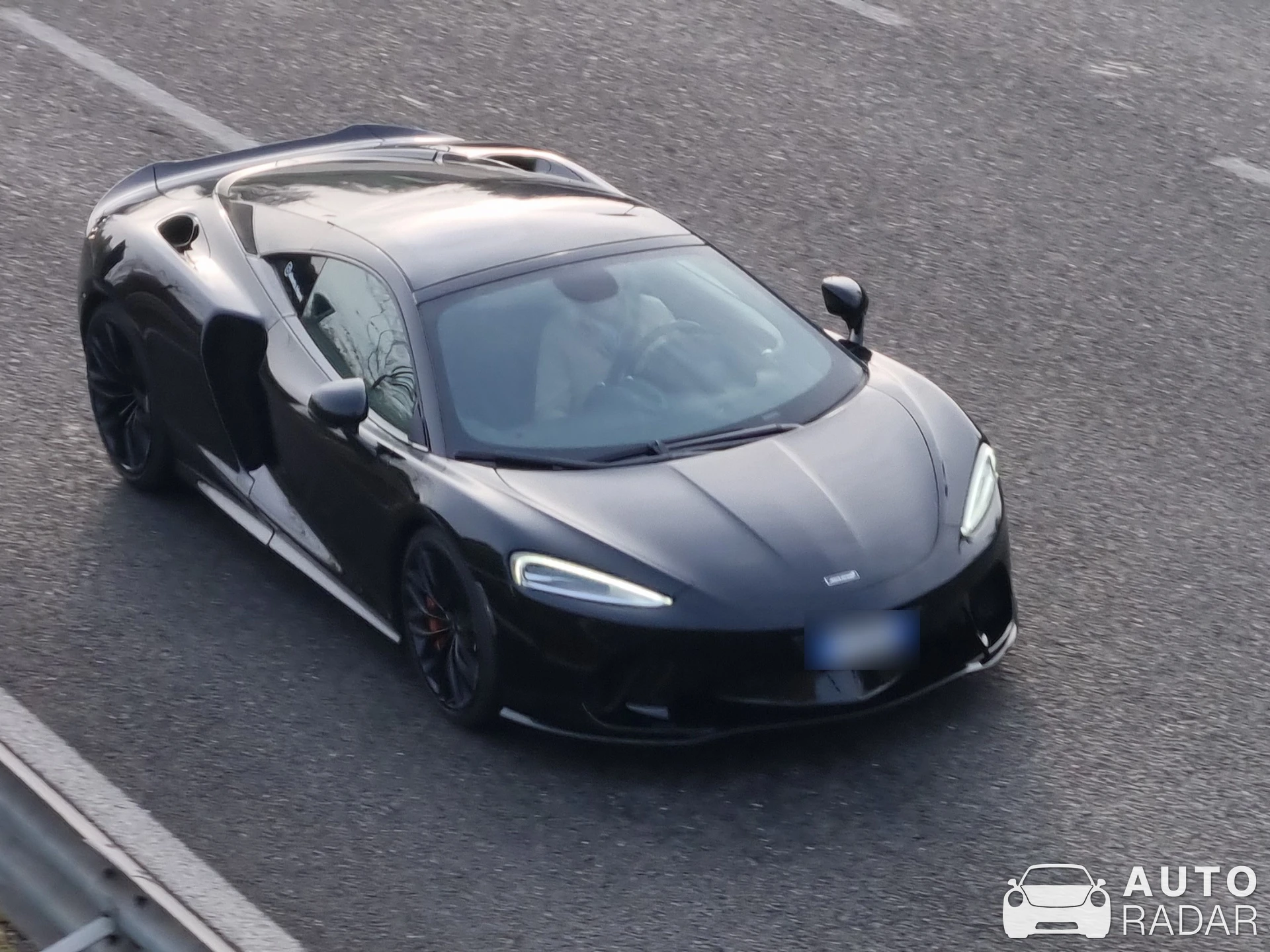 McLaren GT spotted in Milano, Italia