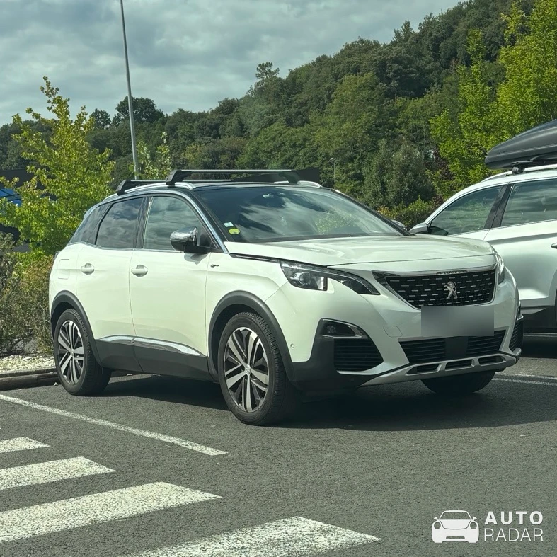 Peugeot 3008 spotted in Sarlat-la-Canéda