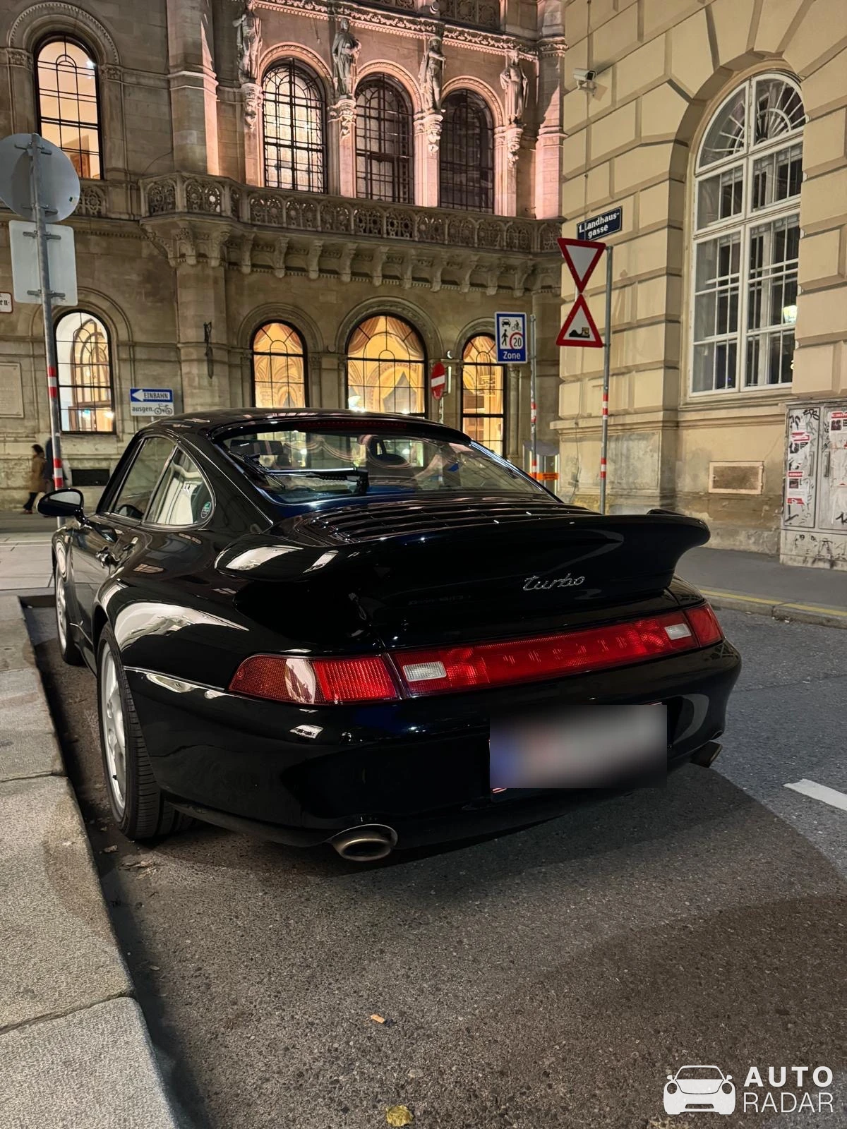 Porsche 993 Turbo spotted in Wien, Austria