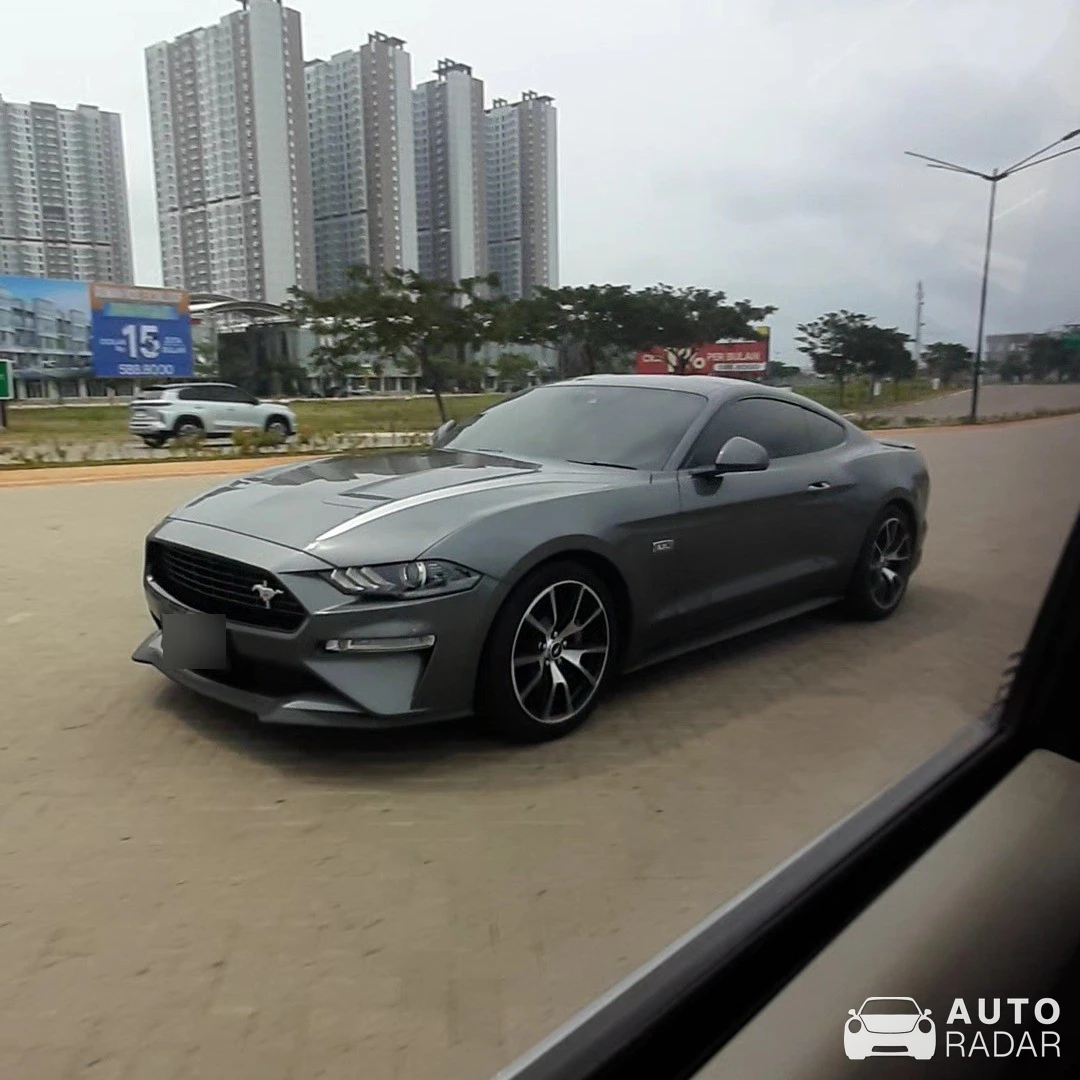 Ford Mustang GT spotted in Jakarta Utara, Indonesia