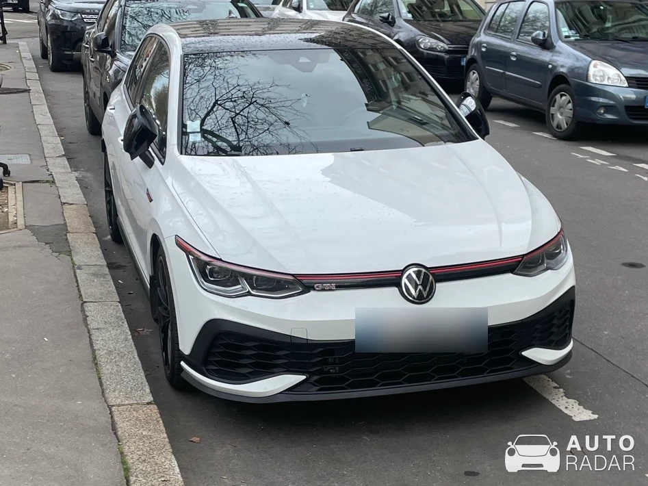 Volkswagen Golf 8.5 GTI spotted in Paris, France