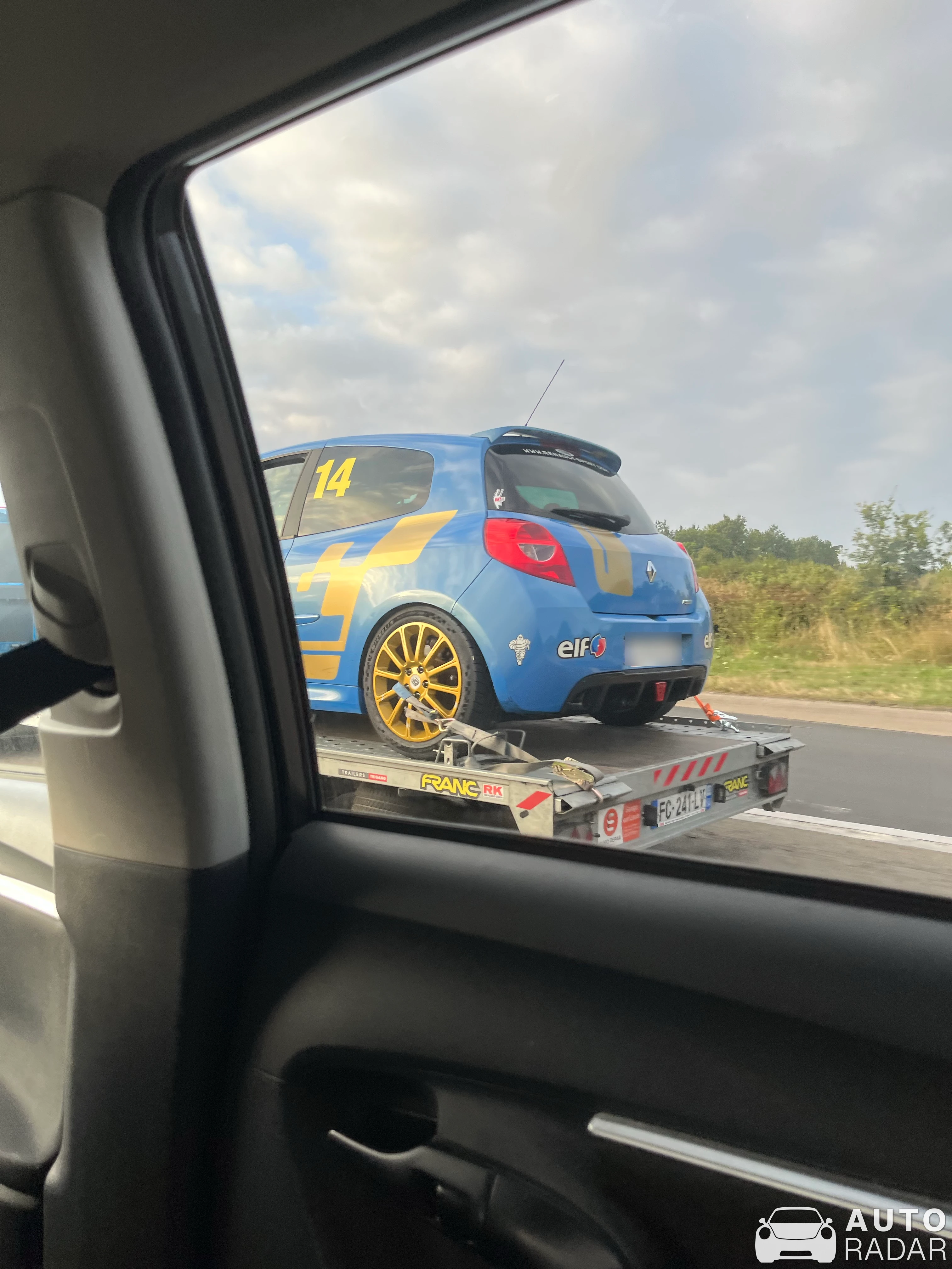Renault Clio V6 Phase II spotted in Malville