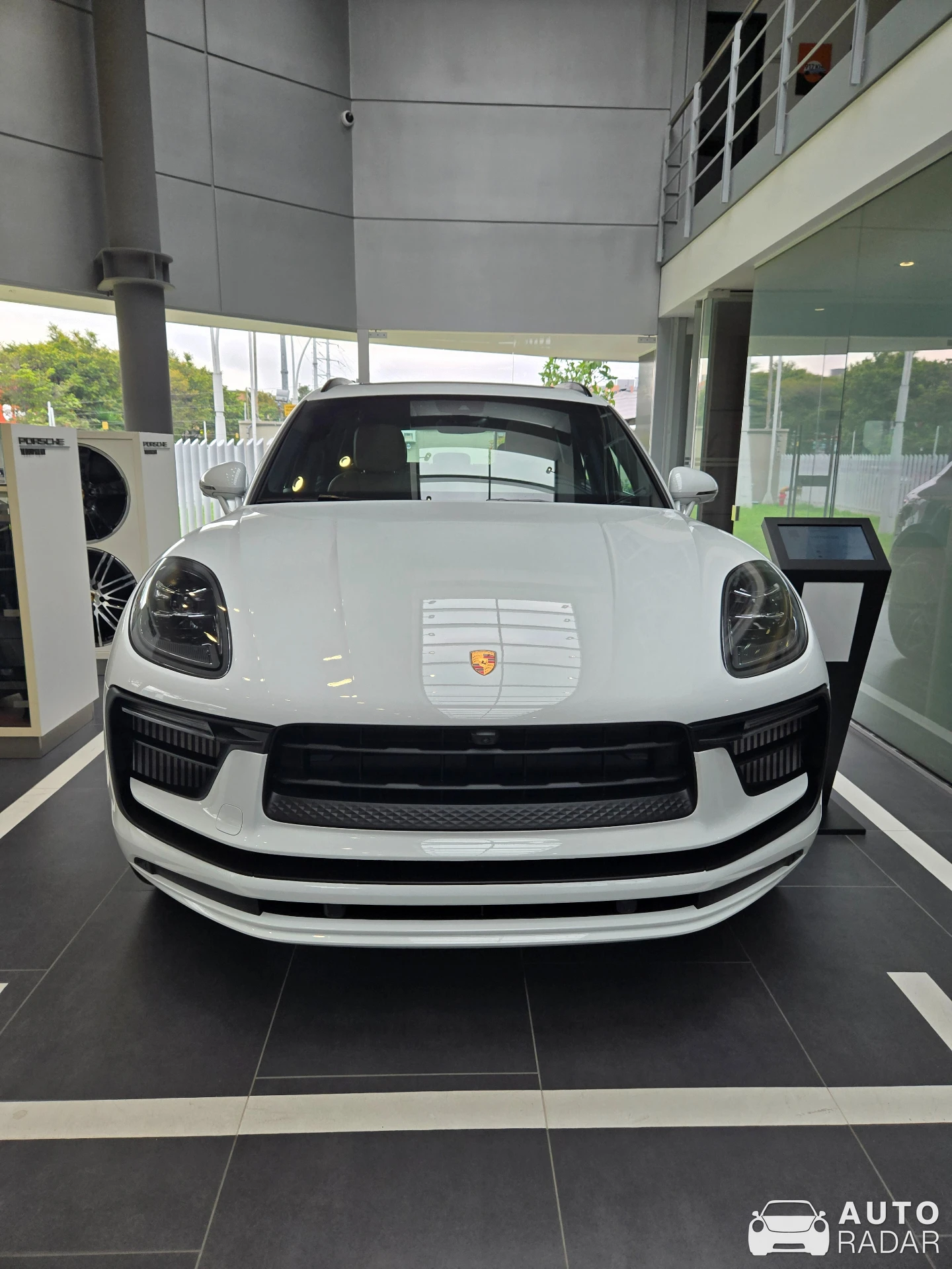 Porsche Macan S spotted in Bogotá, Colombia