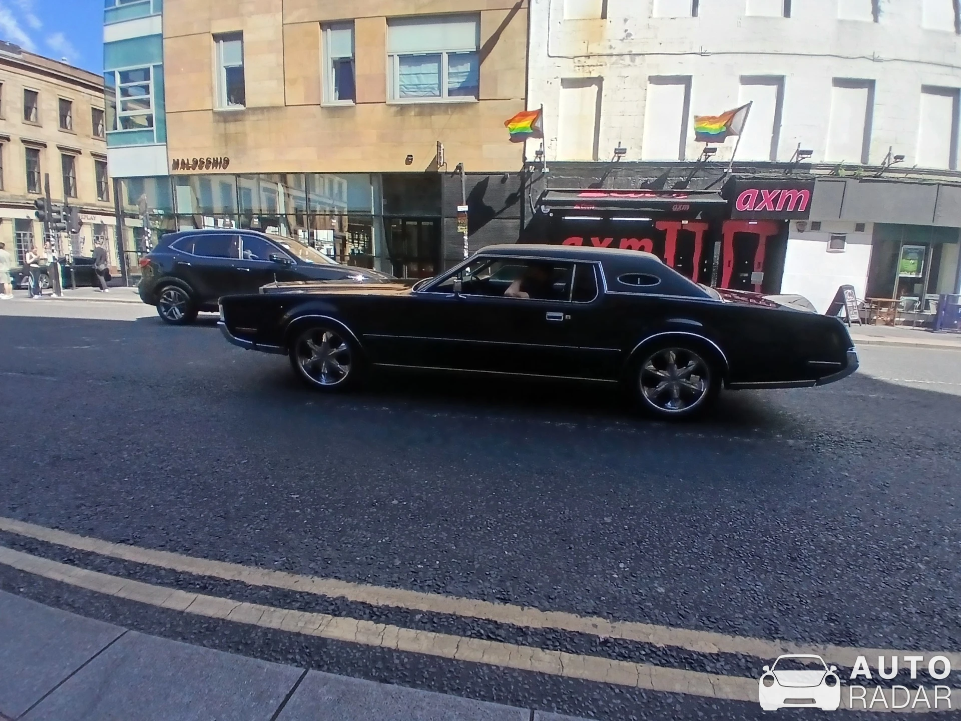 Lincoln Continental Mark V spotted in Bishopbriggs