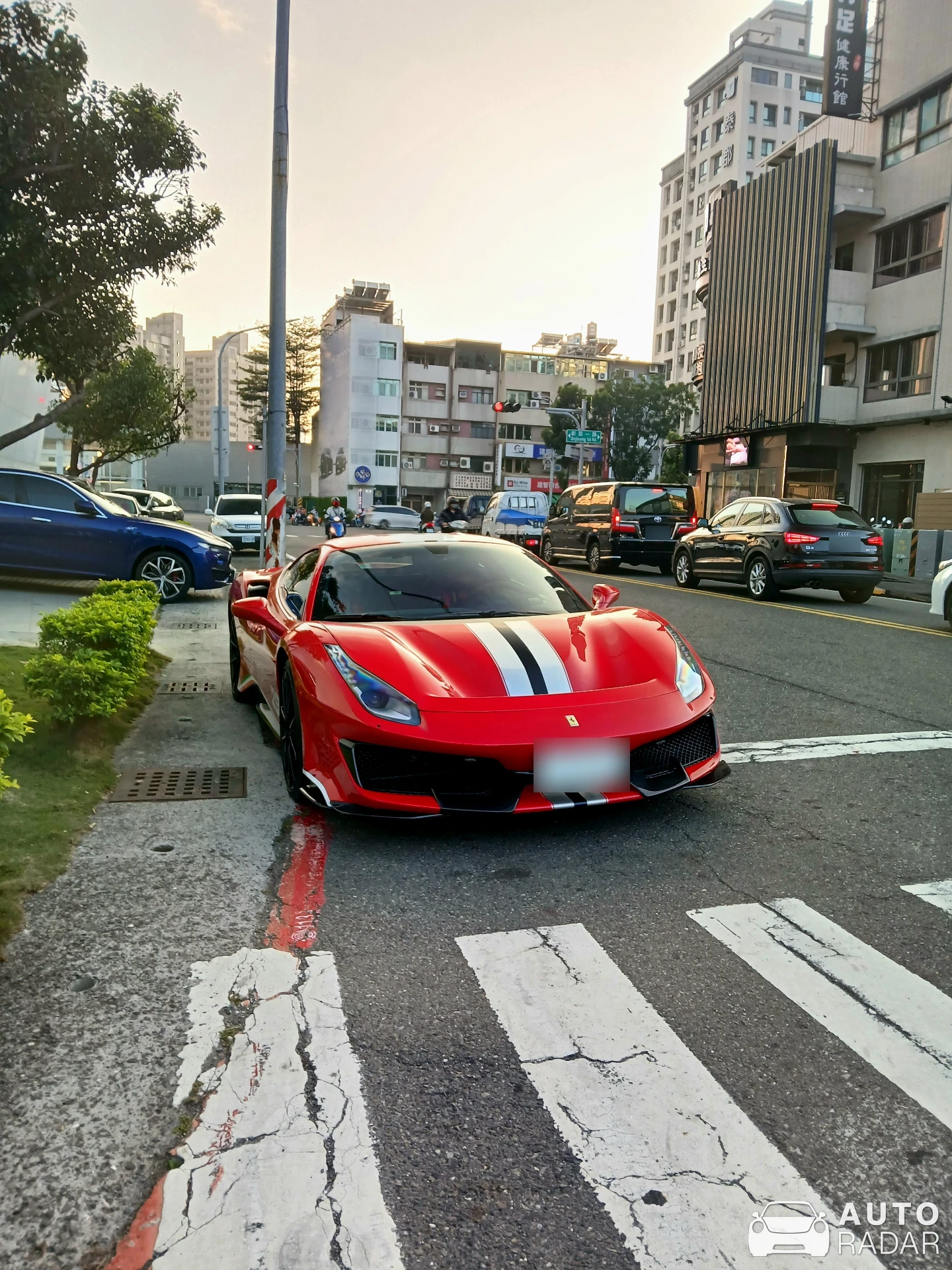 Ferrari 488 Pista spotted in 高雄市, Taiwan