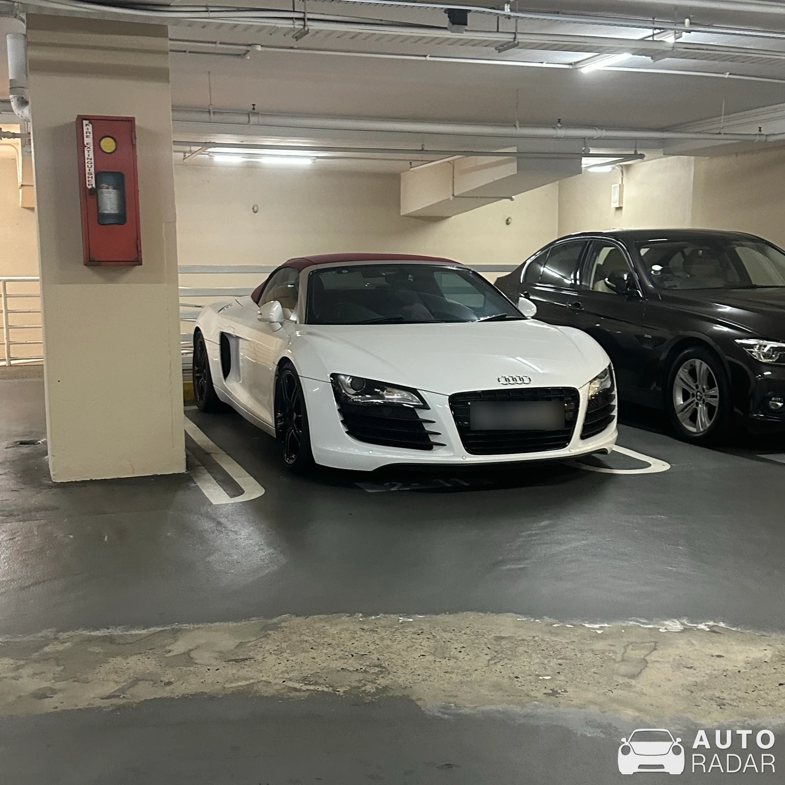 Audi R8 V8 Spyder spotted in Singapore, Singapore
