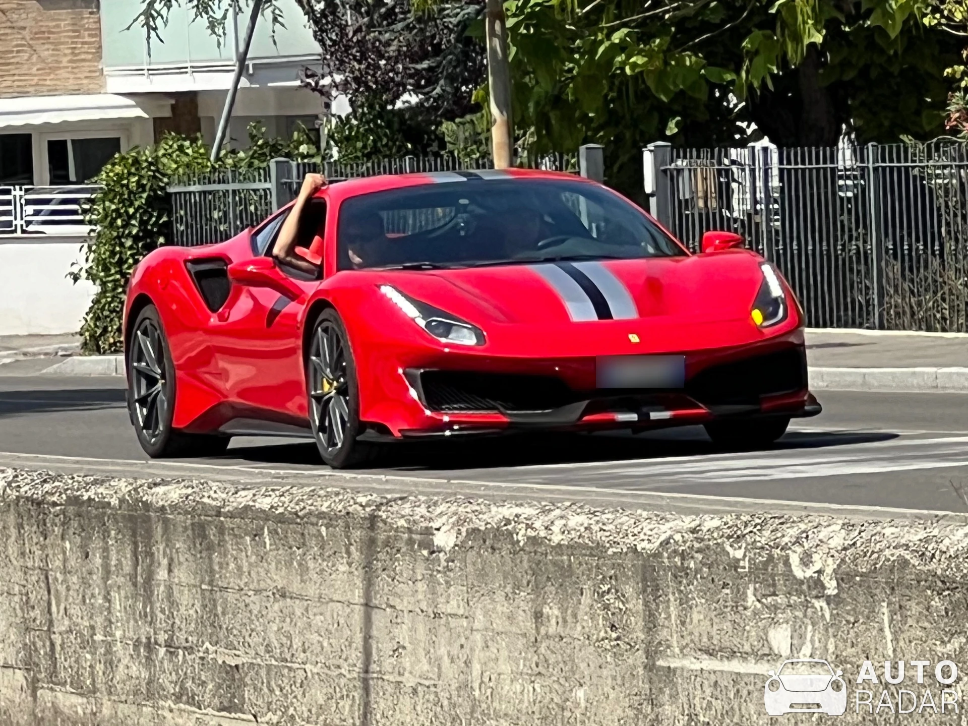 Ferrari 488 Pista spotted in Maranello, Italie