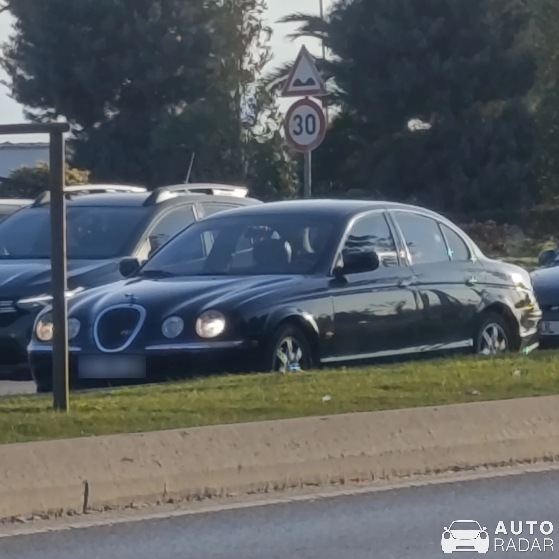 Jaguar S-Type V8 spotted in Pendik