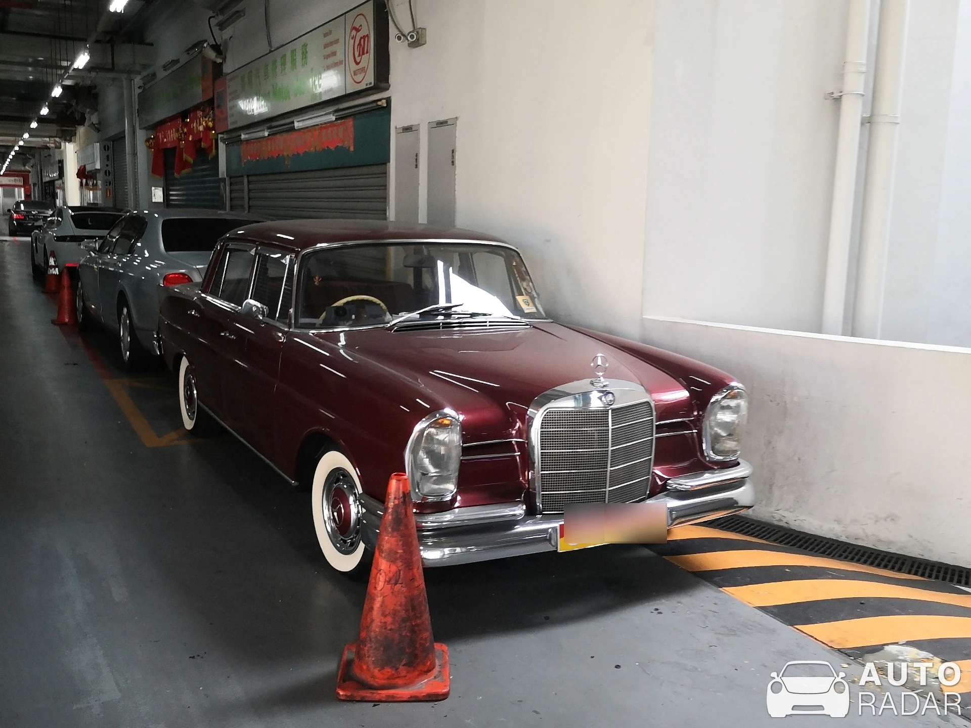 Mercedes-Benz W111 spotted in Singapore