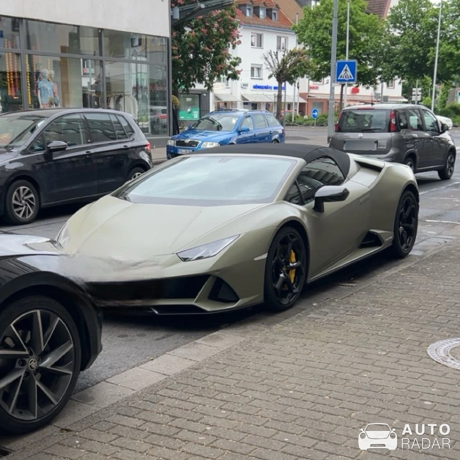 Lamborghini Huracán LP640-4 EVO Spyder spotted in Gelnhausen