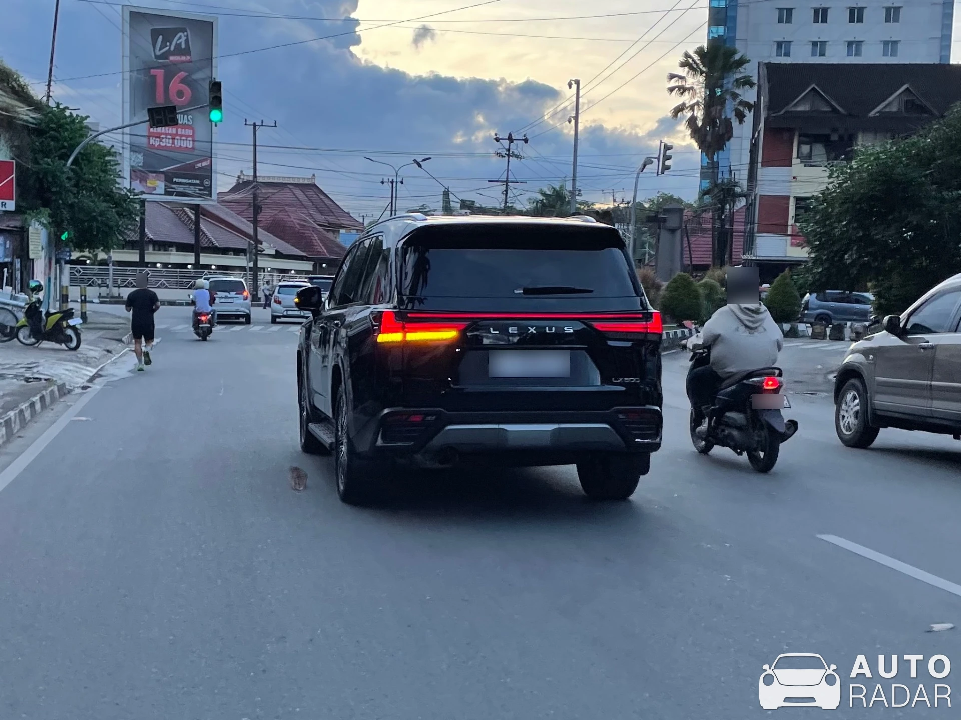 Lexus LX 600 spotted