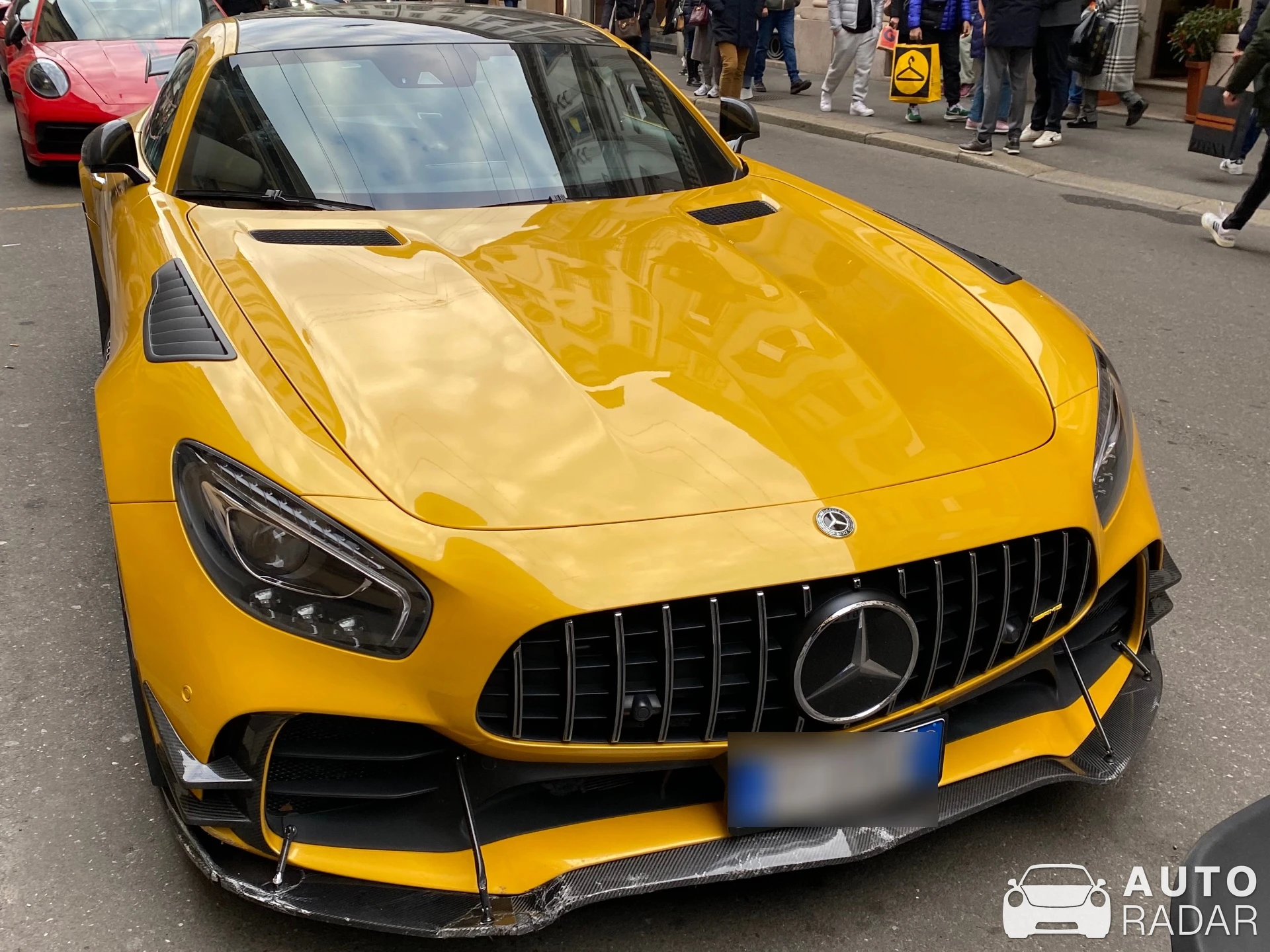 Mercedes-AMG GT R C190 spotted in Milano, Italia