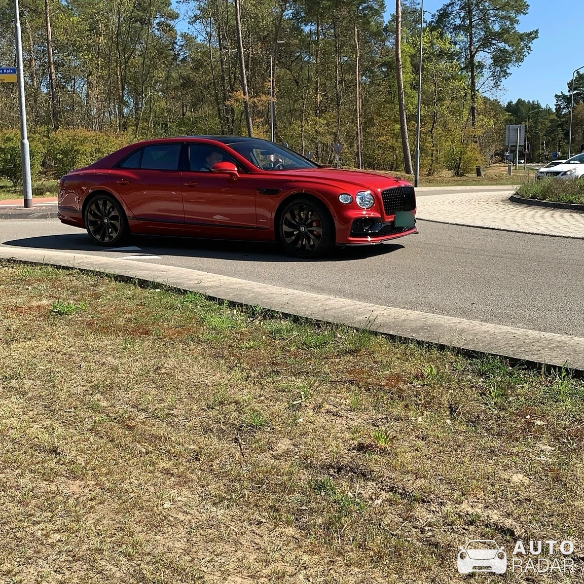 Bentley Flying Spur V8 Azure spotted in Nunspeet