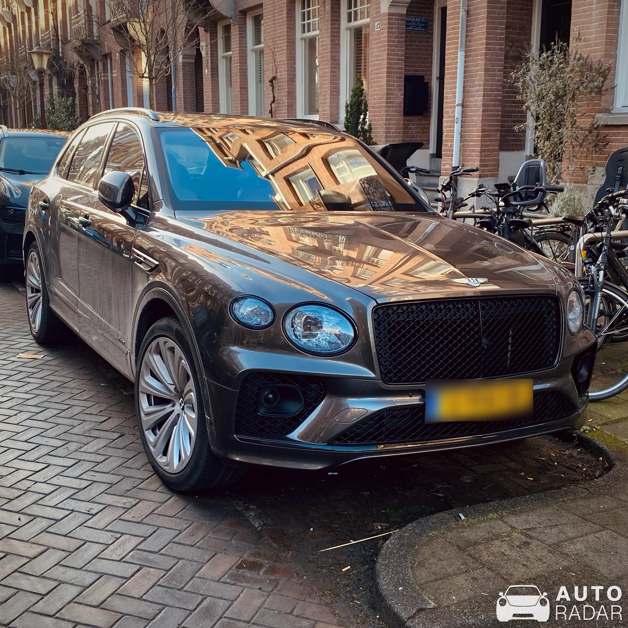 Bentley Bentayga Hybrid Azure spotted in Amsterdam