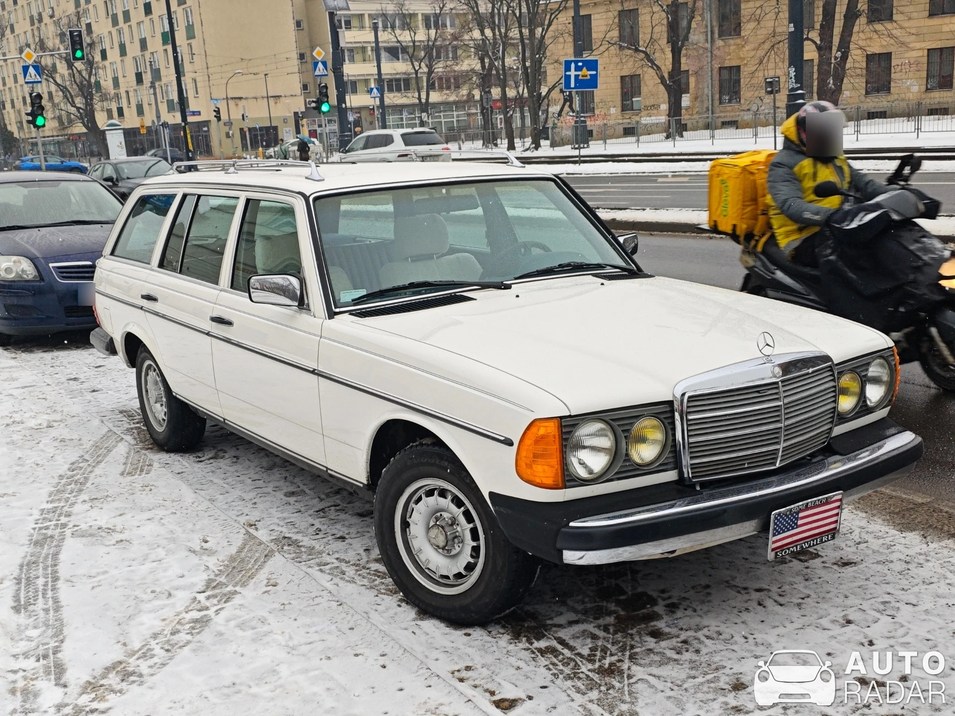 Mercedes-Benz 300TD W123 spotted in Warszawa