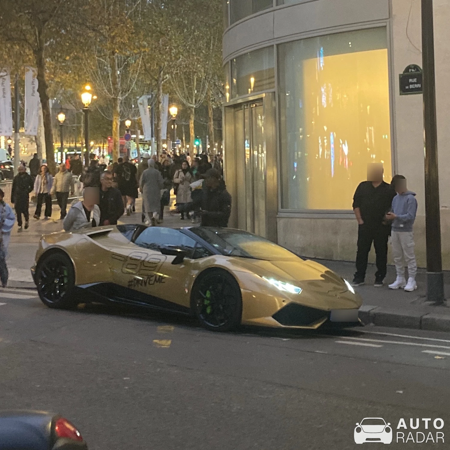 Lamborghini Huracán LP610-4 Spyder spotted in Paris, France