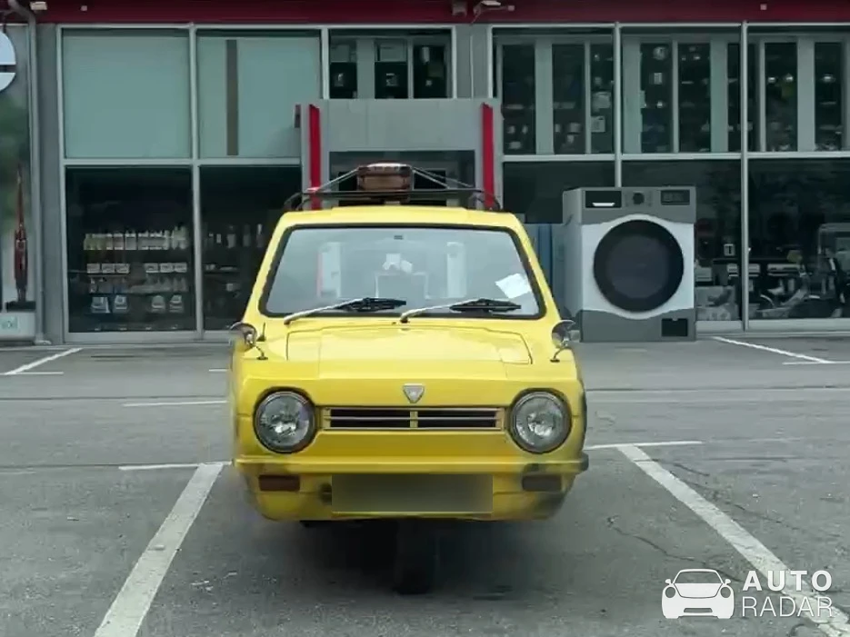 Reliant Robin MkI spotted in Hadžići