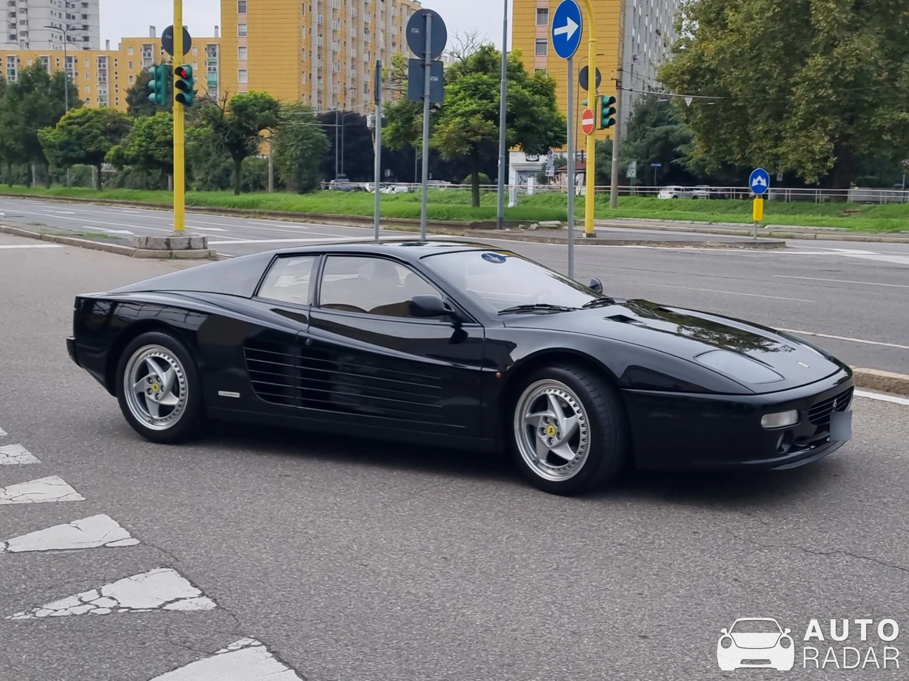 Ferrari F512M spotted in Città metropolitana di Milano, Italia