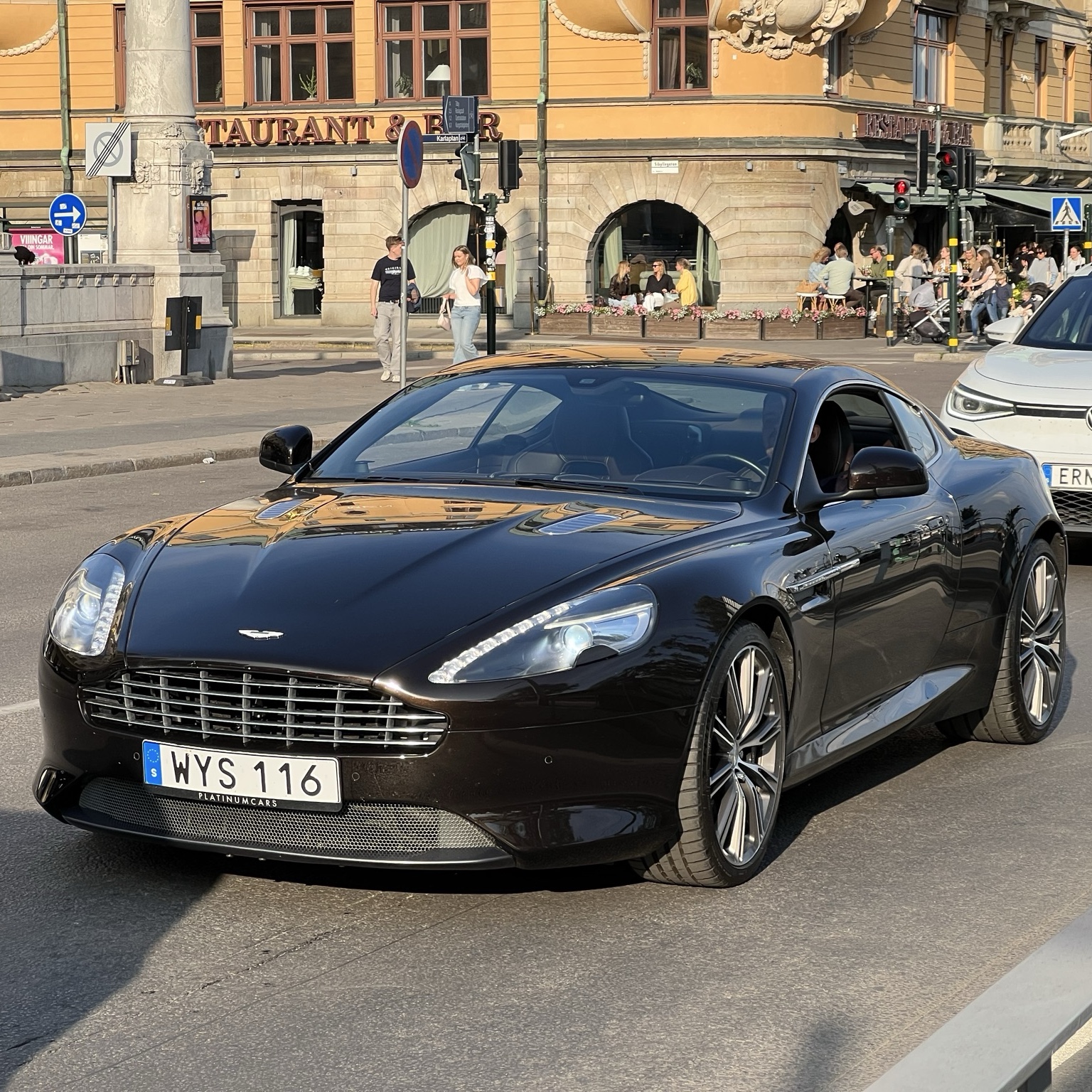 Aston Martin DB9 2013