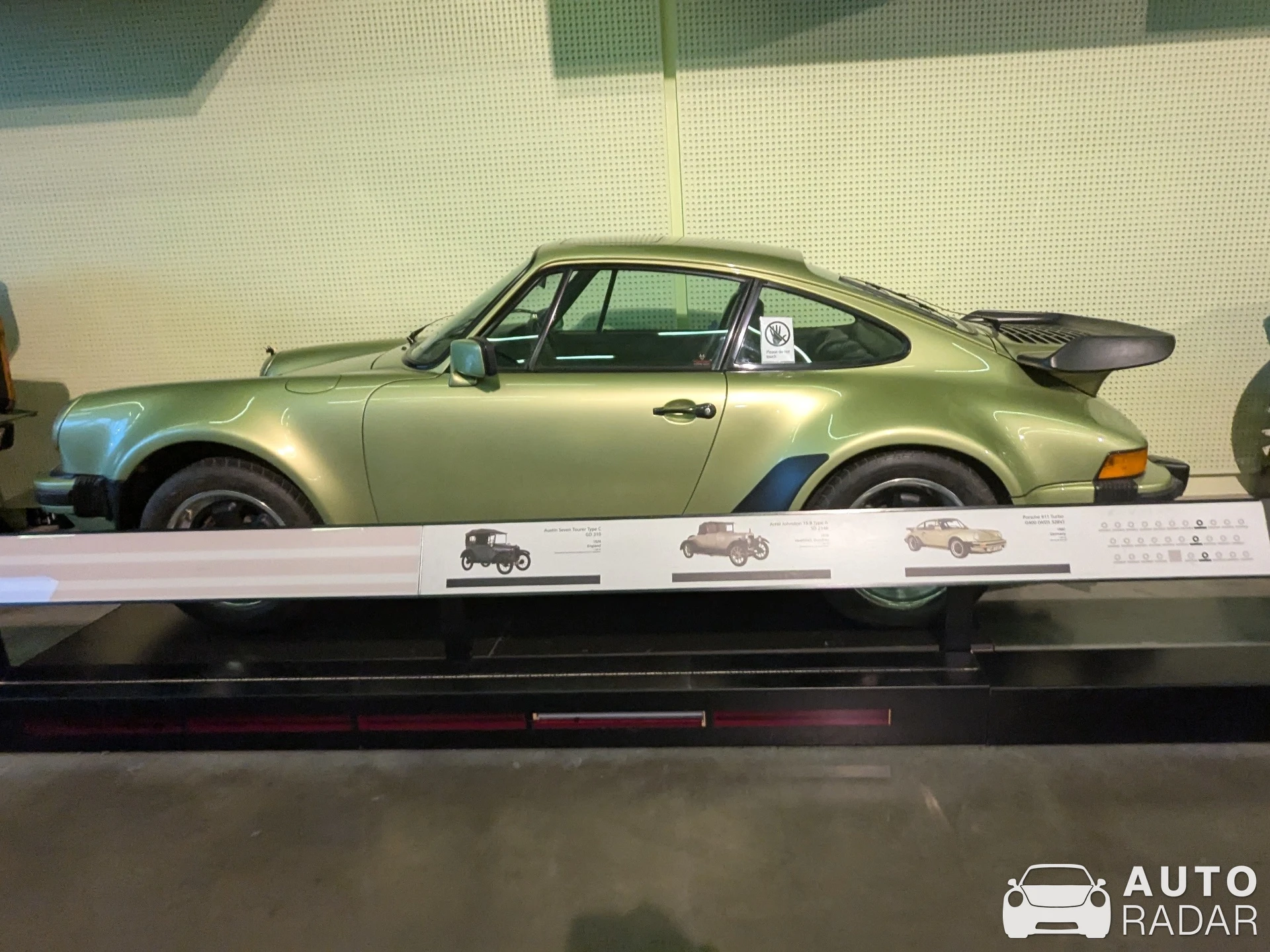 Porsche 930 Turbo spotted in Glasgow City, United Kingdom