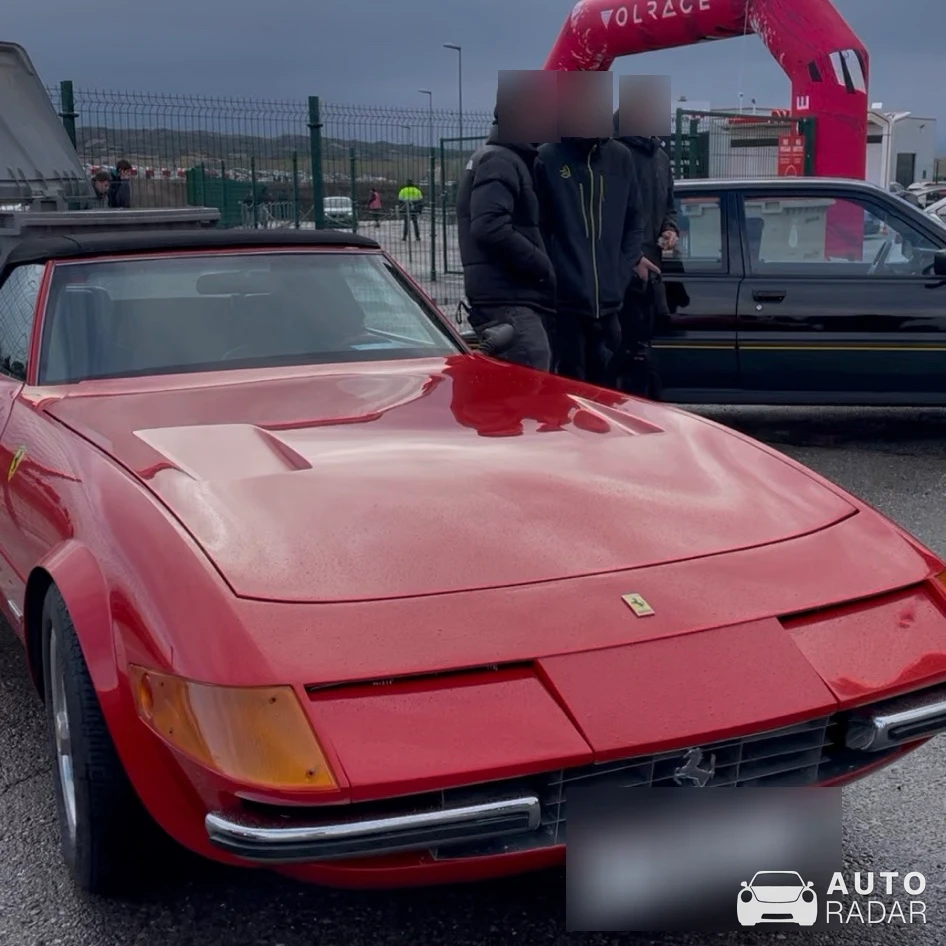 Ferrari 365 GTS/4 Daytona spotted in Logroño, España
