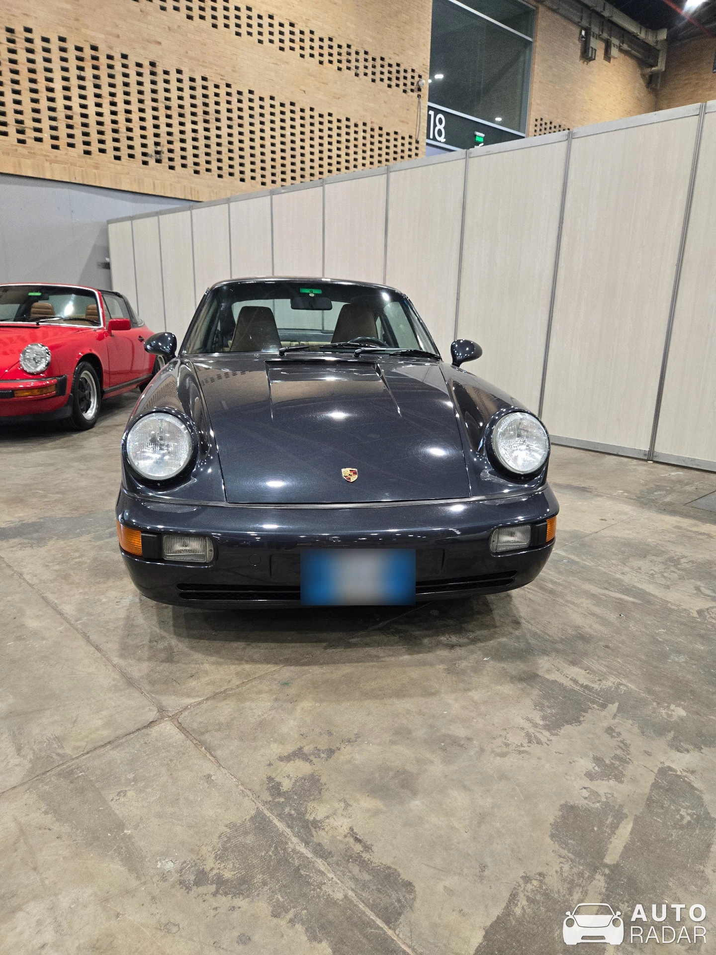 Porsche 964 Carrera spotted in Bogotá, Colombia