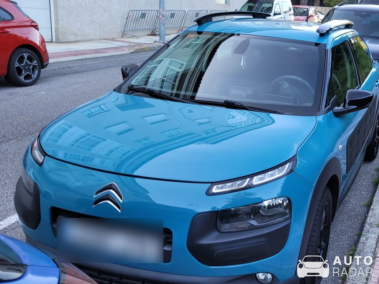 Citroën C4-L spotted in Nigrán