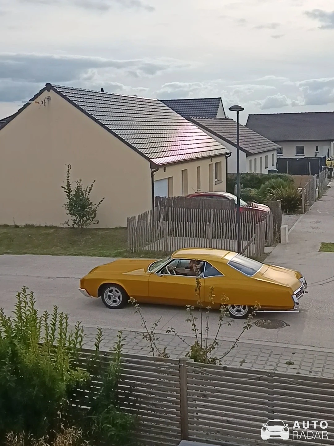 Buick Riviera spotted in Saint-Georges-sur-l'Aa