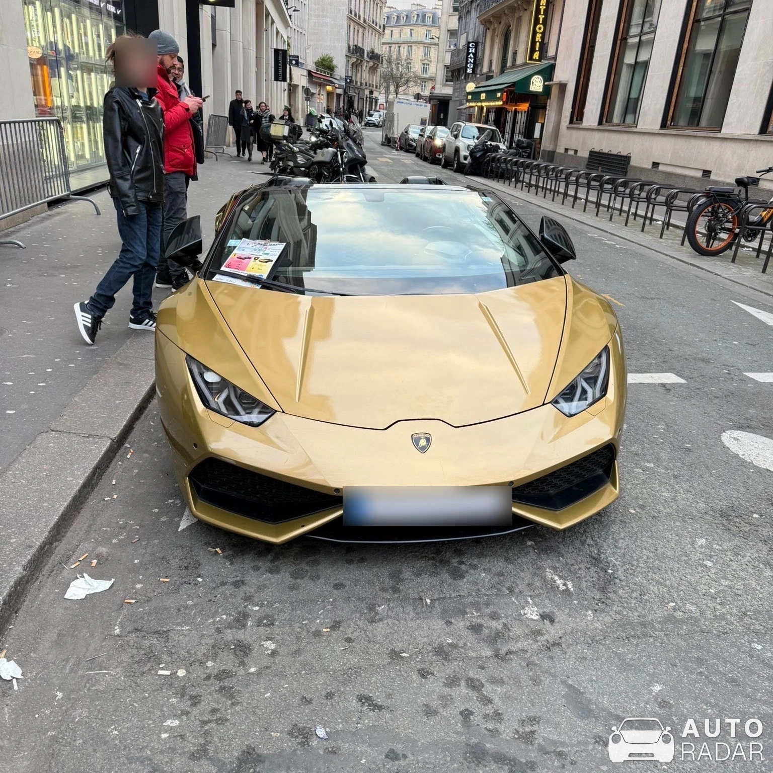 Lamborghini Huracán LP610-4 Spyder spotted in Paris, France