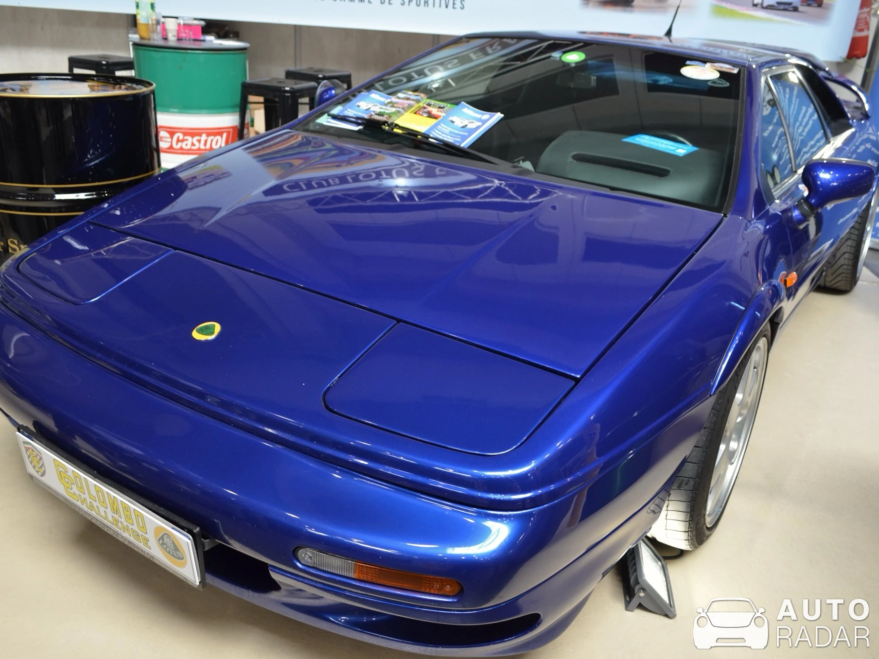 Lotus Esprit S4 spotted in Avignon