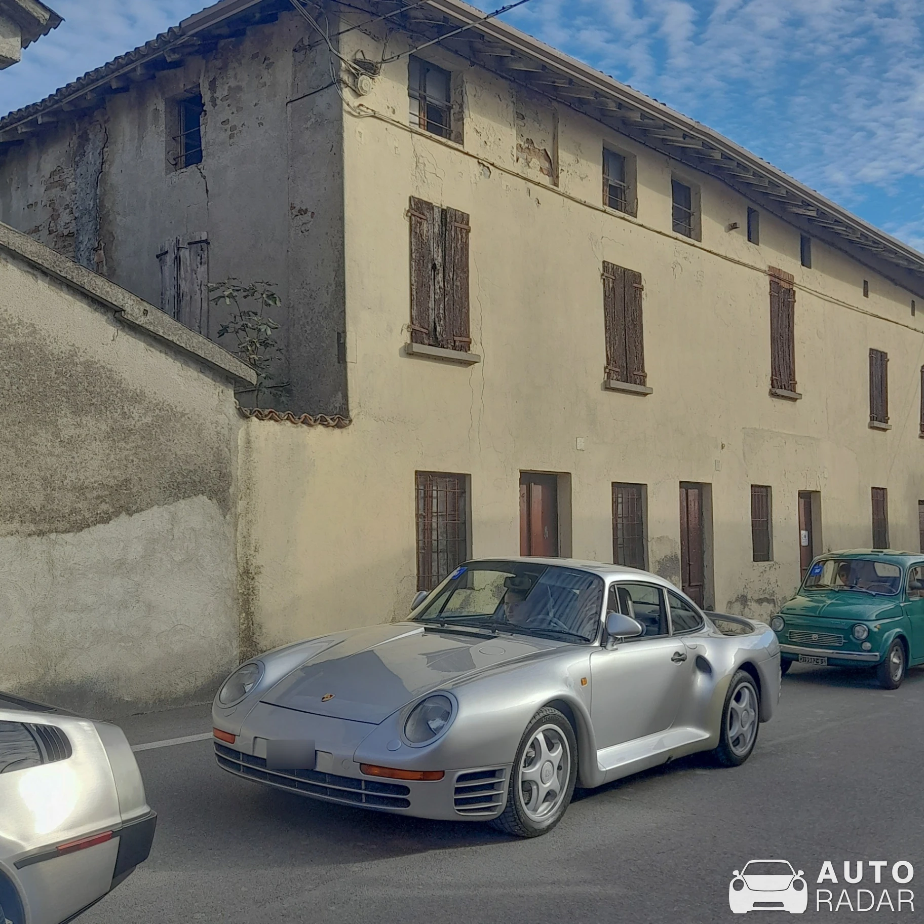 Porsche 959 spotted in Brescia, Italy