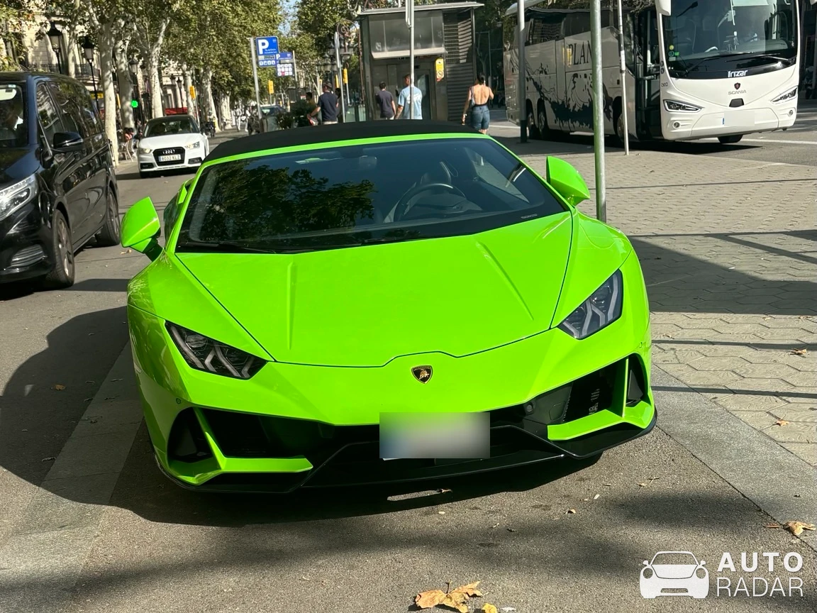 Lamborghini Huracán LP640-4 EVO Spyder spotted in Barcelona, Spain
