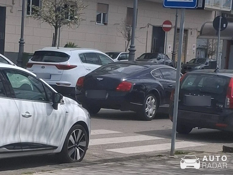 Bentley Continental GT spotted in Salerno